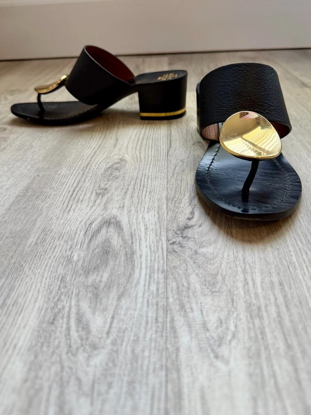 Tory Burch - Black Leather / Gold Patos Disc Slide Sandals / Block heel - Women